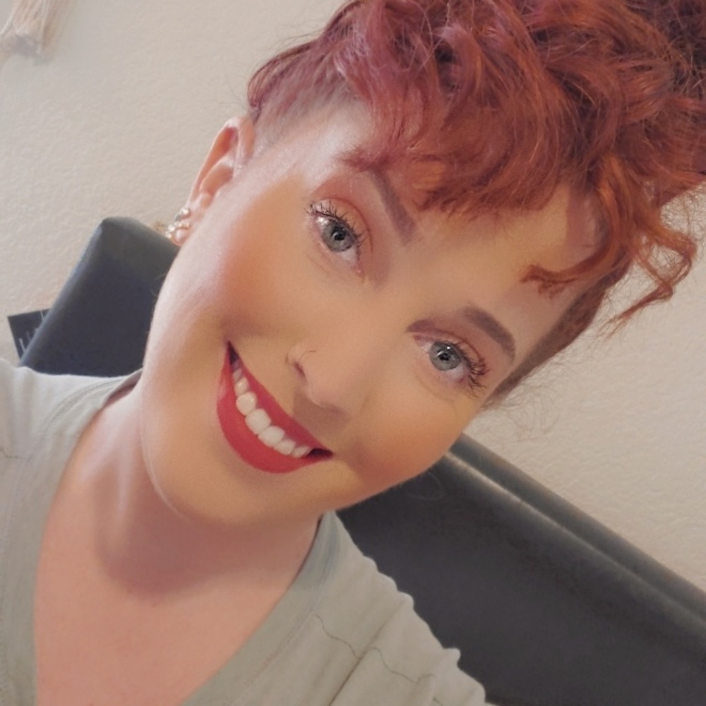 Meet your Posher, Laura